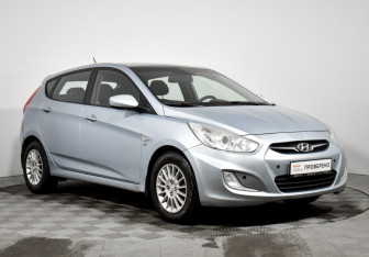 Подержанный автомобиль Hyundai Solaris Hatchback 2013 года (3 фото)