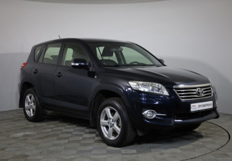 Подержанный автомобиль Toyota RAV4 2012 года (3 фото)