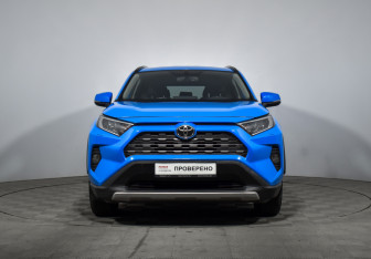 Подержанный автомобиль Toyota RAV4 2021 года (2 фото)