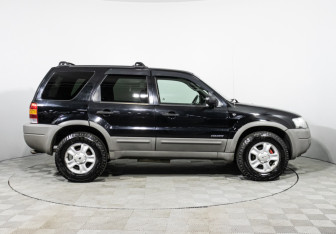 Подержанный автомобиль Ford Escape 2000 года (4 фото)
