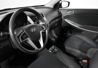 Подержанный автомобиль Hyundai Solaris Hatchback 2013 года (9 фото)