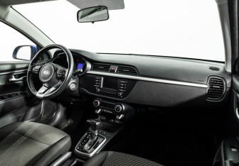 Подержанный автомобиль Kia Rio Hatchback 2019 года (9 фото)