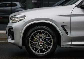 Подержанный автомобиль BMW X3 2019 года (10 фото)