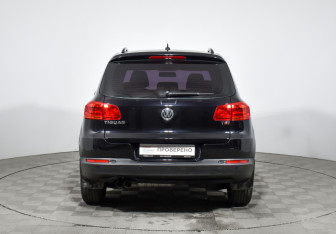 Подержанный автомобиль Volkswagen Tiguan 2014 года (6 фото)