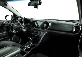 Подержанный автомобиль Kia Sportage 2017 года (9 фото)
