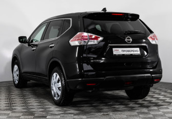 Подержанный автомобиль Nissan X-Trail 2017 года (7 фото)