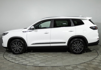 Подержанный автомобиль Chery Tiggo 8 Pro Max 2022 года (8 фото)