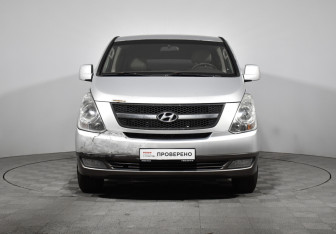 Подержанный автомобиль Hyundai Grand Starex 2010 года (2 фото)