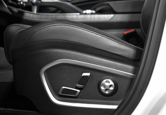 Подержанный автомобиль Geely Tugella 2022 года (10 фото)