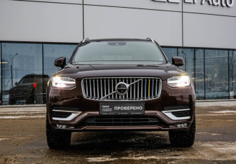 Подержанный автомобиль Volvo XC90 2019 года (4 фото)