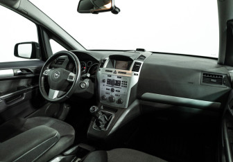 Подержанный автомобиль Opel Zafira Compactvan 2013 года (9 фото)