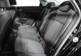 Подержанный автомобиль Hyundai Solaris Sedan 2022 года (10 фото)