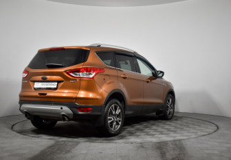 Подержанный автомобиль Ford Kuga 2014 года (5 фото)