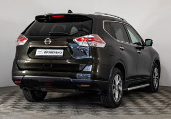 Подержанный автомобиль Nissan X-Trail 2017 года (5 фото)
