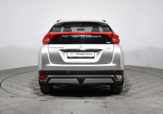 Подержанный автомобиль Mitsubishi Eclipse Cross 2019 года (6 фото)