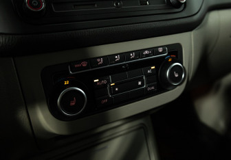 Подержанный автомобиль Volkswagen Golf Plus 2012 года (15 фото)