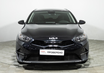 Подержанный автомобиль Kia Ceed Wagon 2022 года (2 фото)