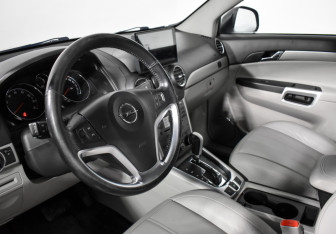 Подержанный автомобиль Opel Antara 2013 года (9 фото)