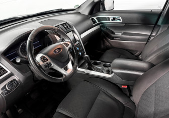 Подержанный автомобиль Ford Explorer 2013 года (9 фото)