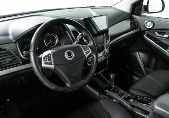 Подержанный автомобиль SsangYong Actyon 2013 года (11 фото)