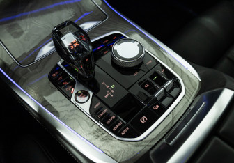 Подержанный автомобиль BMW X7 2019 года (22 фото)