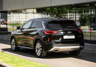 Подержанный автомобиль Infiniti QX50 2019 года (8 фото)