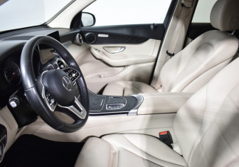 Подержанный автомобиль Mercedes-Benz GLC Coupe 2020 года (10 фото)