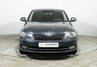 Подержанный автомобиль Skoda Superb Liftback 2014 года (2 фото)