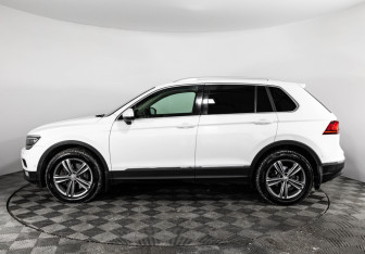 Подержанный автомобиль Volkswagen Tiguan 2017 года (8 фото)