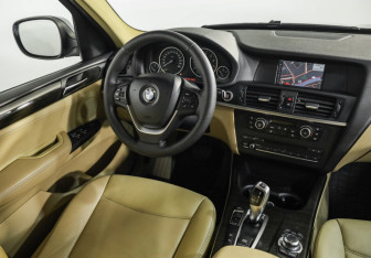 Подержанный автомобиль BMW X3 2012 года (9 фото)