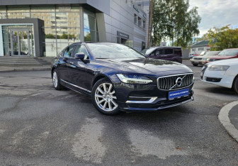Подержанный автомобиль Volvo S90 2019 года (3 фото)
