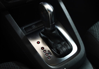 Подержанный автомобиль Volkswagen Jetta Sedan 2012 года (15 фото)