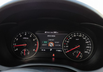 Подержанный автомобиль Kia Stinger 2018 года (27 фото)