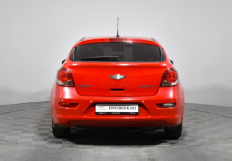Подержанный автомобиль Chevrolet Cruze Hatchback 2012 года (6 фото)