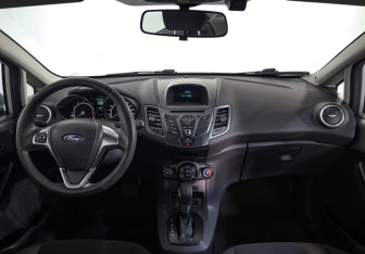 Подержанный автомобиль Ford Fiesta Sedan 2016 года (9 фото)