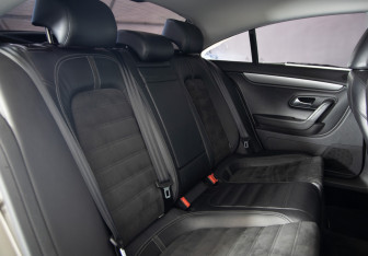 Подержанный автомобиль Volkswagen Passat CC 2010 года (16 фото)