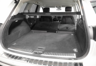 Подержанный автомобиль Volkswagen Touareg 2015 года (29 фото)