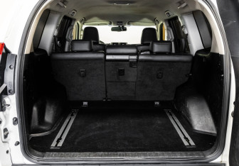 Подержанный автомобиль Toyota Land Cruiser Prado 2016 года (28 фото)