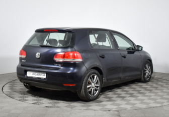 Подержанный автомобиль Volkswagen Golf Hatchback 2011 года (5 фото)