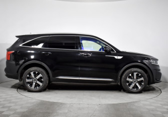 Подержанный автомобиль Kia Sorento 2021 года (4 фото)