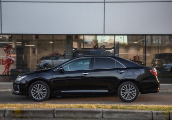 Подержанный автомобиль Toyota Camry Sedan 2016 года (9 фото)