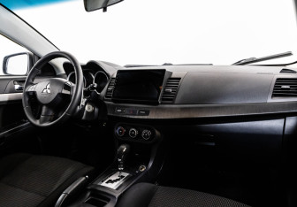 Подержанный автомобиль Mitsubishi Lancer Sedan 2008 года (9 фото)