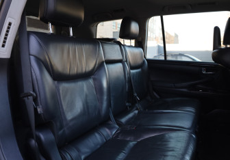 Подержанный автомобиль Lexus LX 2012 года (10 фото)