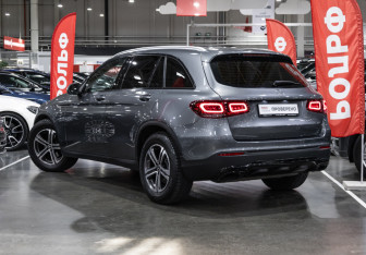 Подержанный автомобиль Mercedes-Benz GLC Coupe 2021 года (10 фото)