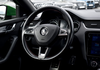 Подержанный автомобиль Skoda Octavia RS Liftback 2014 года (18 фото)