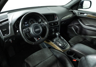 Подержанный автомобиль Audi Q5 2013 года (11 фото)