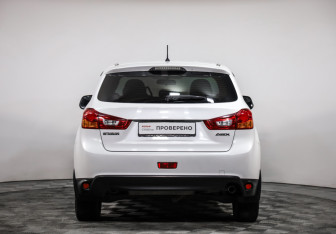 Подержанный автомобиль Mitsubishi ASX 2014 года (6 фото)