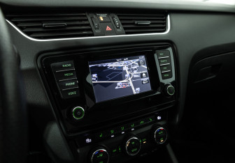Подержанный автомобиль Skoda Octavia Liftback 2014 года (16 фото)
