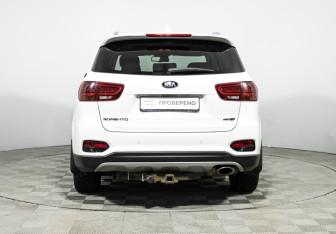Подержанный автомобиль Kia Sorento 2019 года (6 фото)
