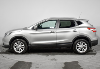 Подержанный автомобиль Nissan Qashqai 2014 года (8 фото)